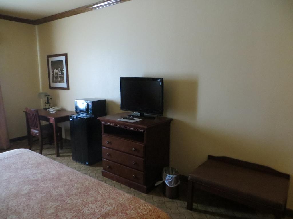 Hotel Texas Hallettsville Room photo