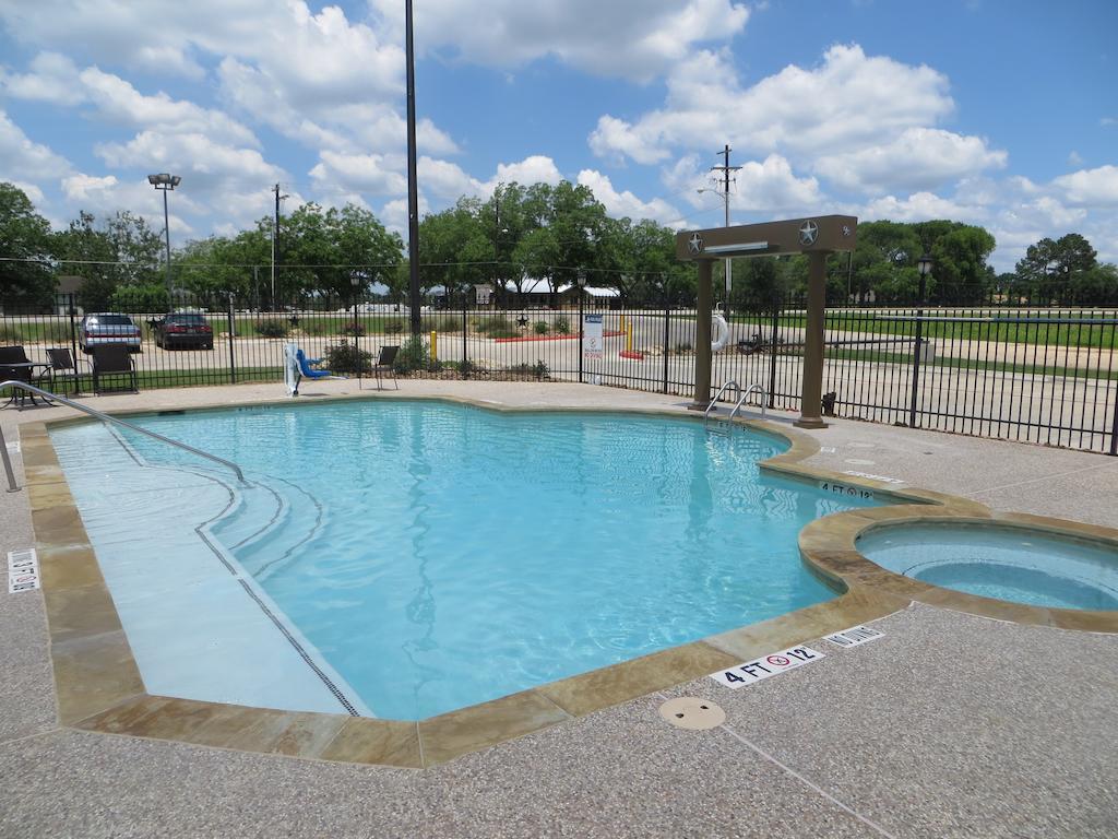 Hotel Texas Hallettsville Exterior photo